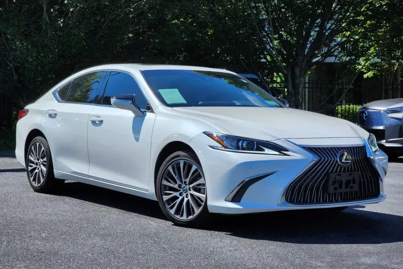 2021 Lexus ES 250 AWD photo 1