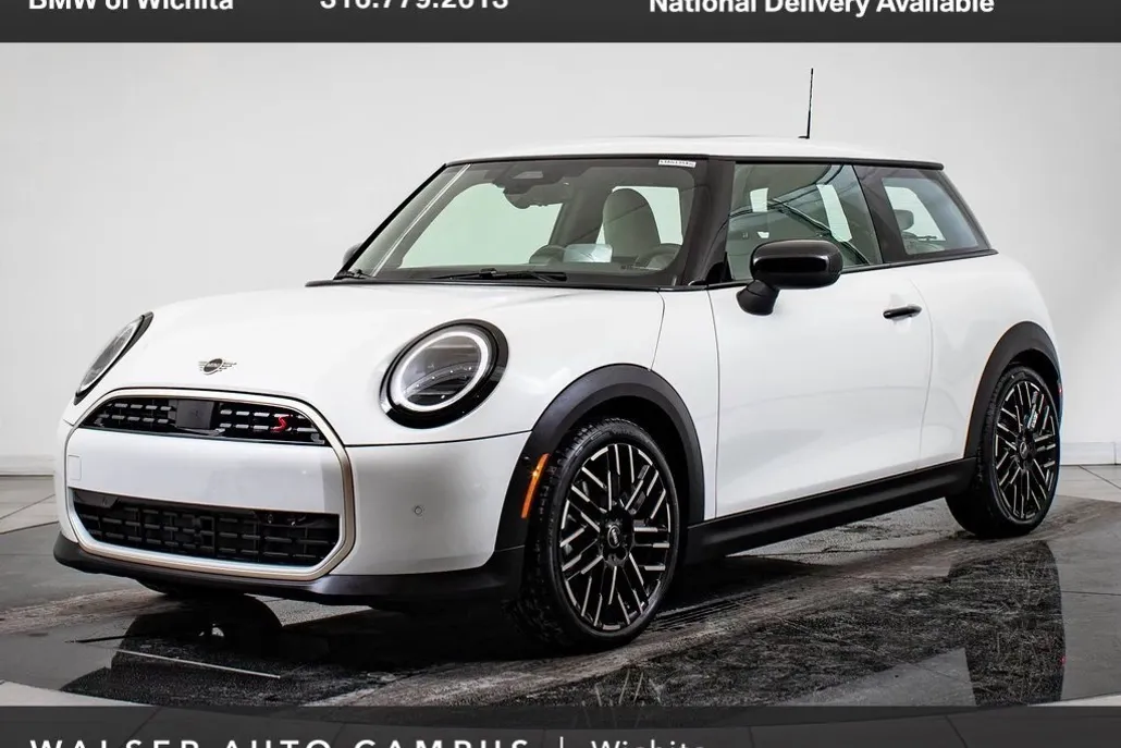 2025 Mini Cooper Hardtop S photo 1
