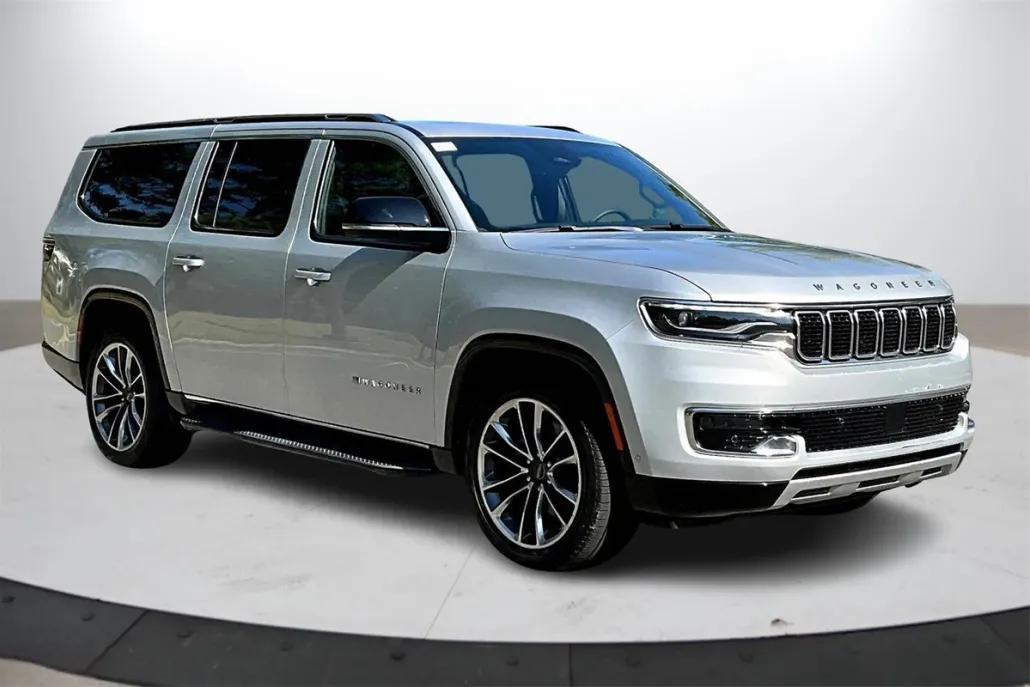 2024 Jeep Wagoneer L Series II photo 1