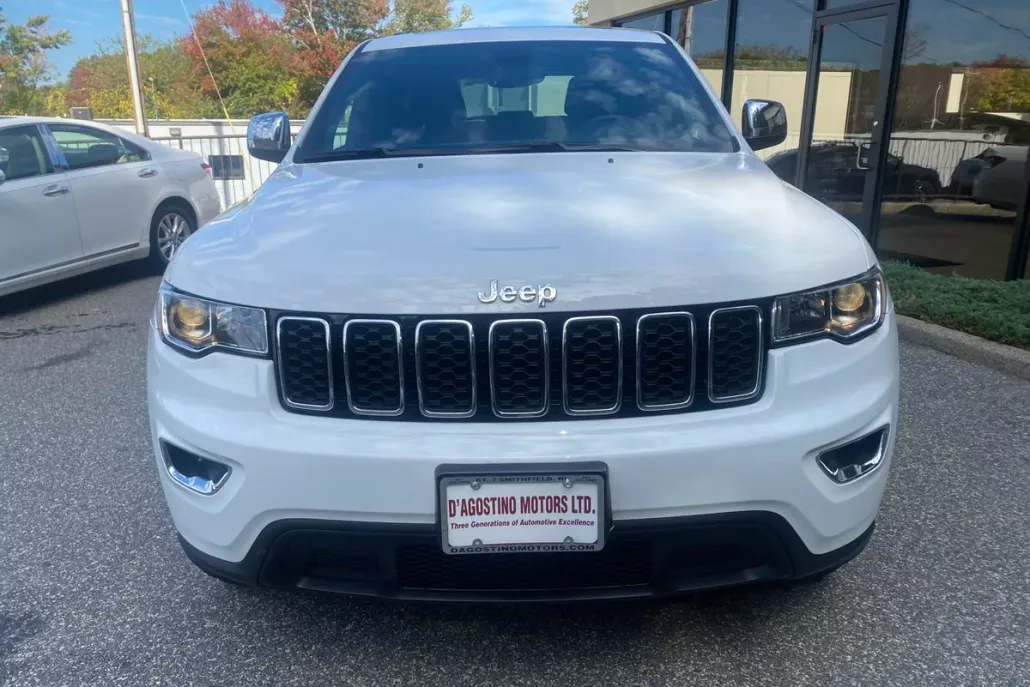 2022 Jeep Cherokee Laredo photo 1