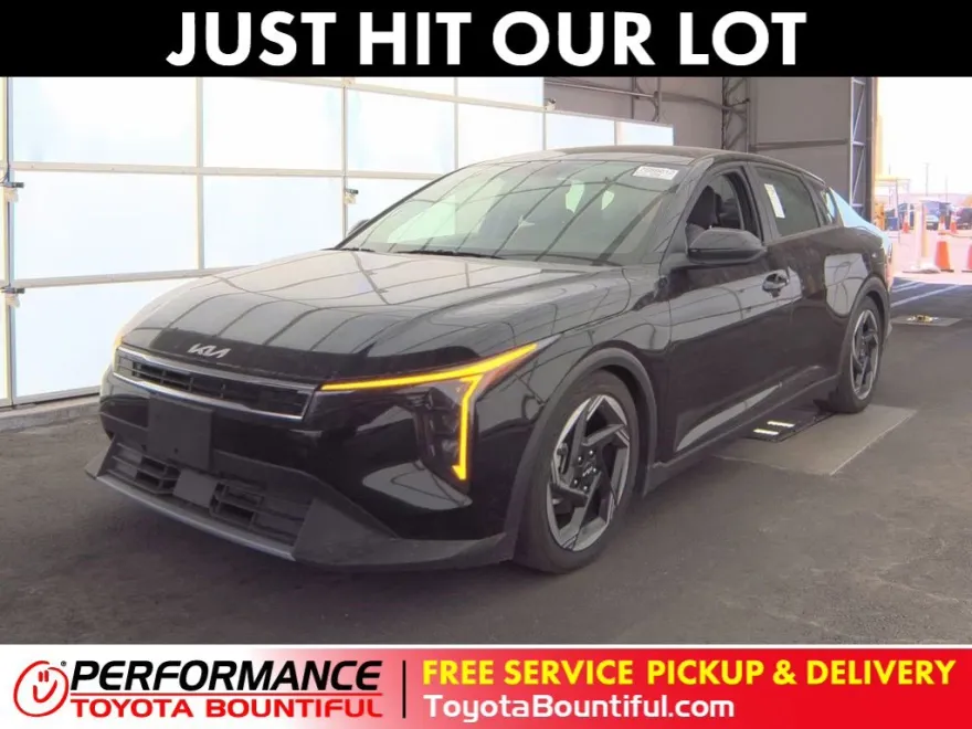 2025 Kia K4 EX photo 1