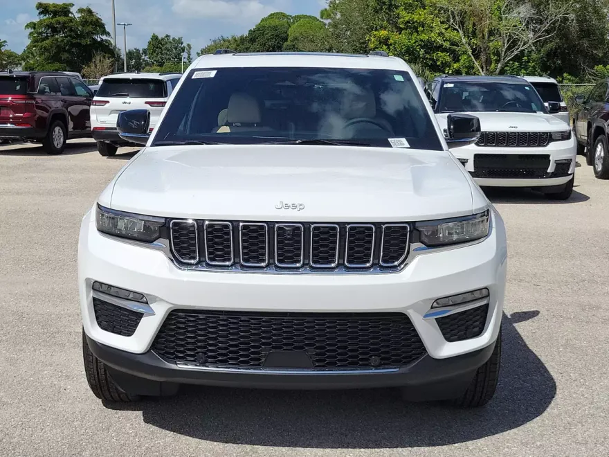2025 Jeep Grand Cherokee Limited photo 1