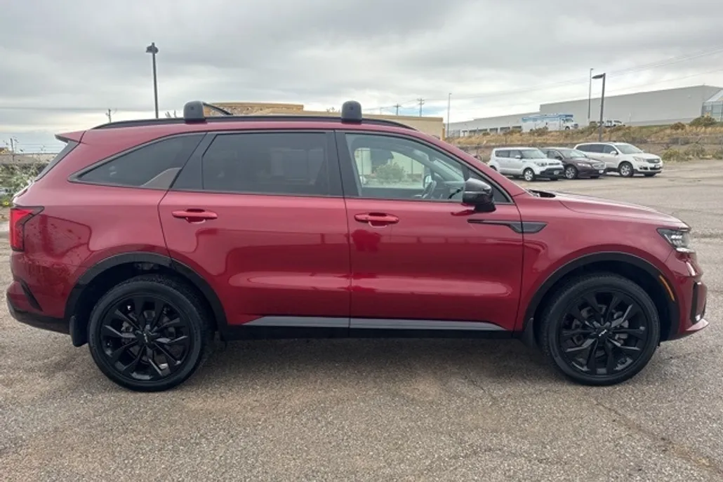 2022 Kia Sorento SX photo 1