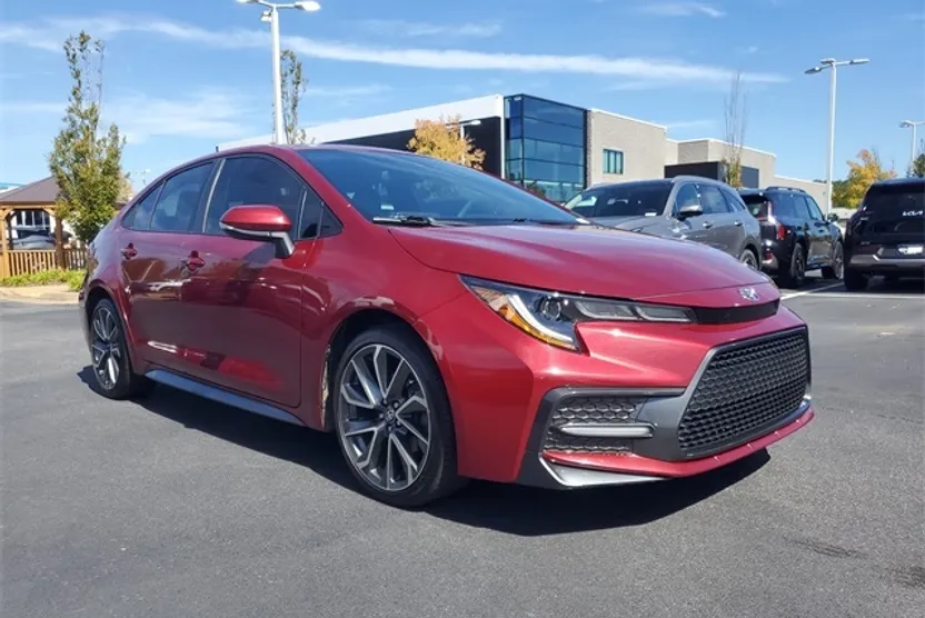 2022 Toyota Corolla SE photo 1