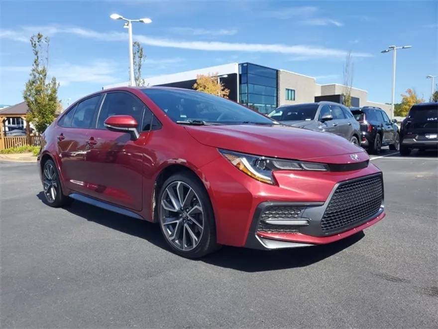 2022 Toyota Corolla SE photo 1