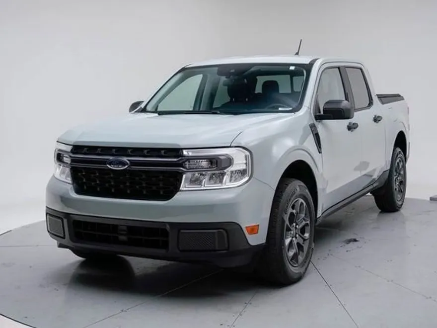 2023 Ford Maverick XLT photo 1