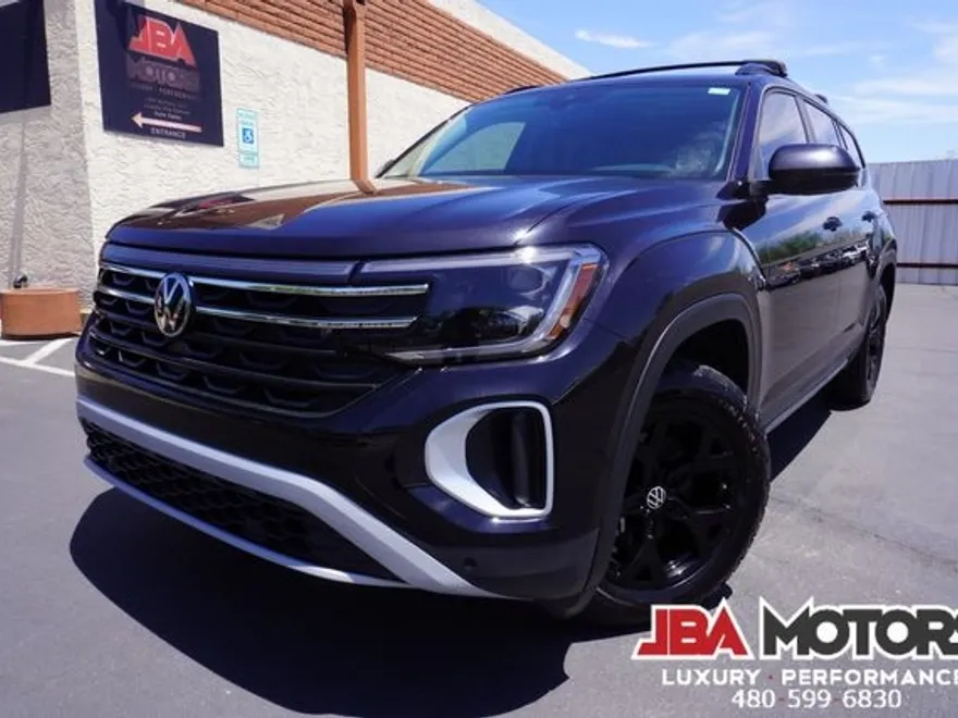 2024 Volkswagen Atlas Peak Edition SE Technology photo 1