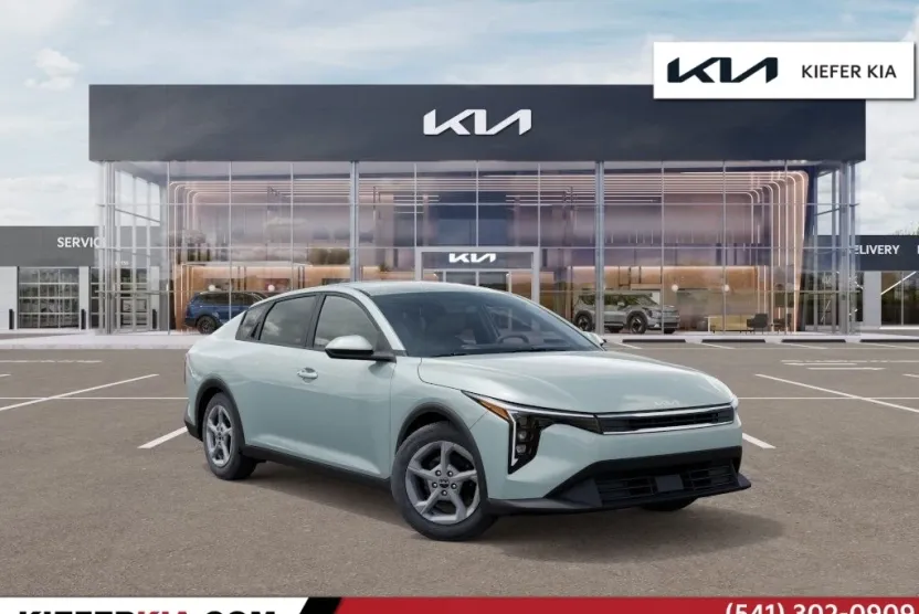 2025 Kia K4 LXS photo 1