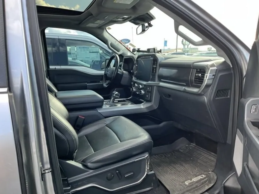 2022 Ford F-150 Lariat photo 1