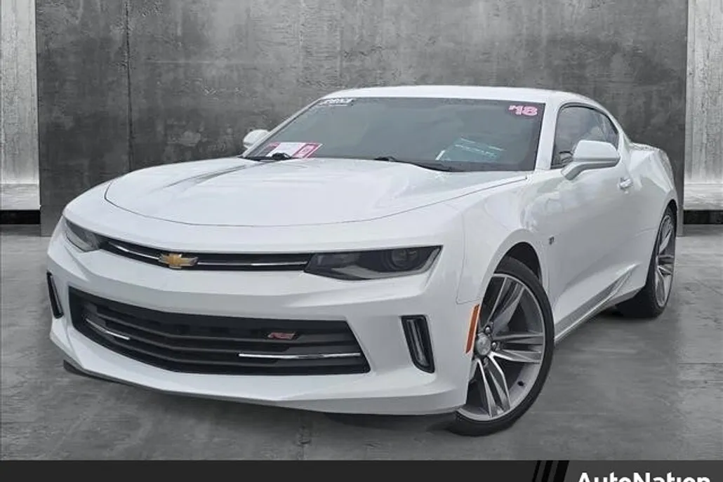 2018 Chevrolet Camaro 2LT photo 1