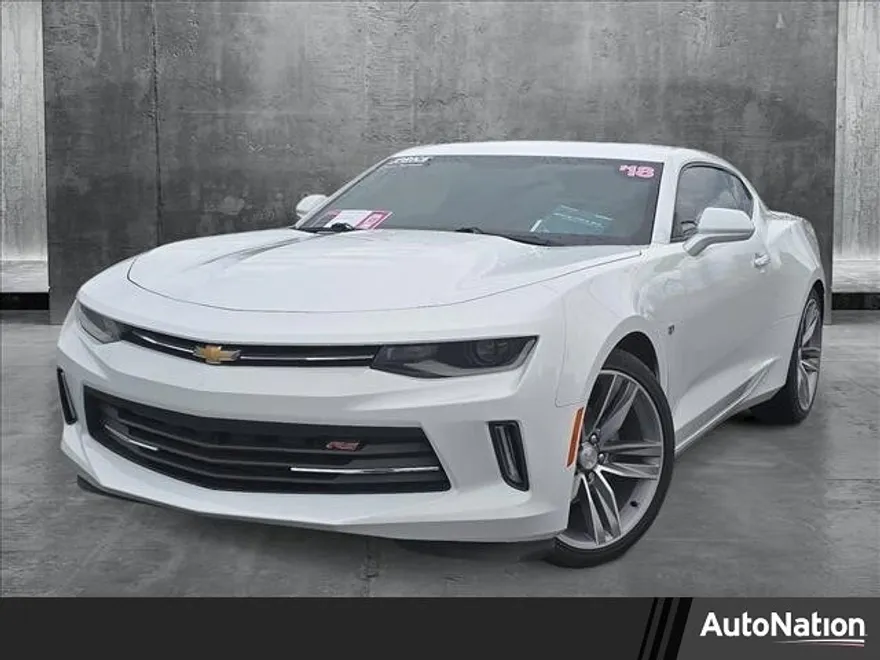 2018 Chevrolet Camaro 2LT photo 1