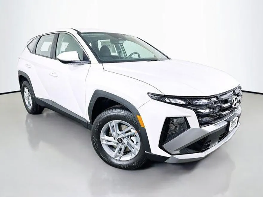 2025 Hyundai Tucson SE photo 1