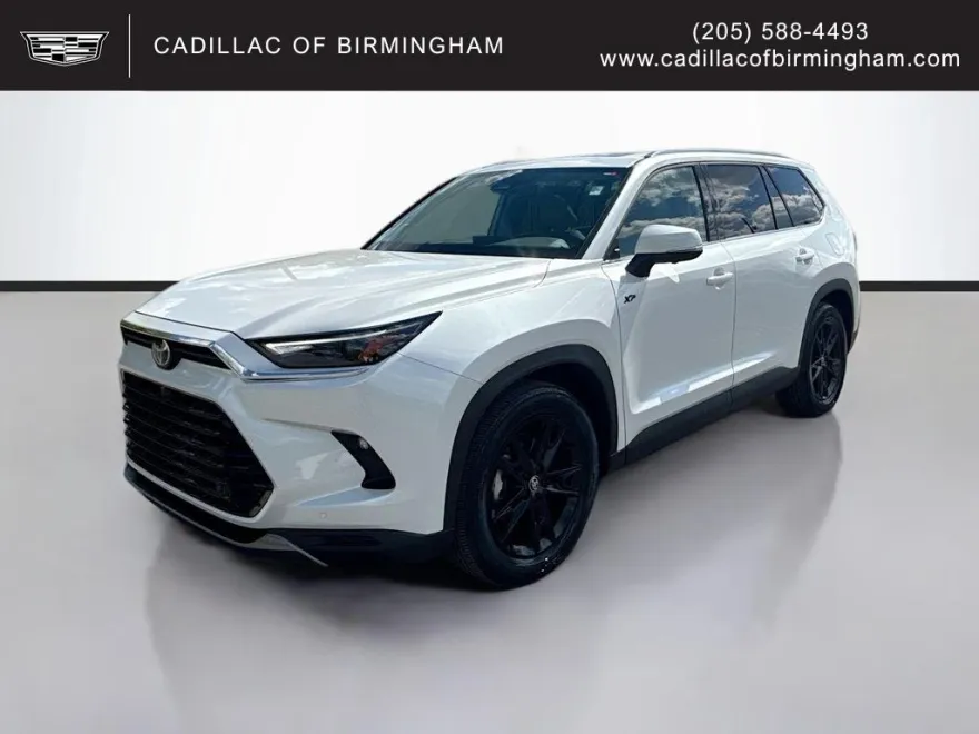 2025 Toyota Highlander Hybrid XLE photo 1