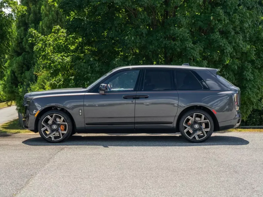 2025 Rolls Royce Cullinan Black Badge photo 1
