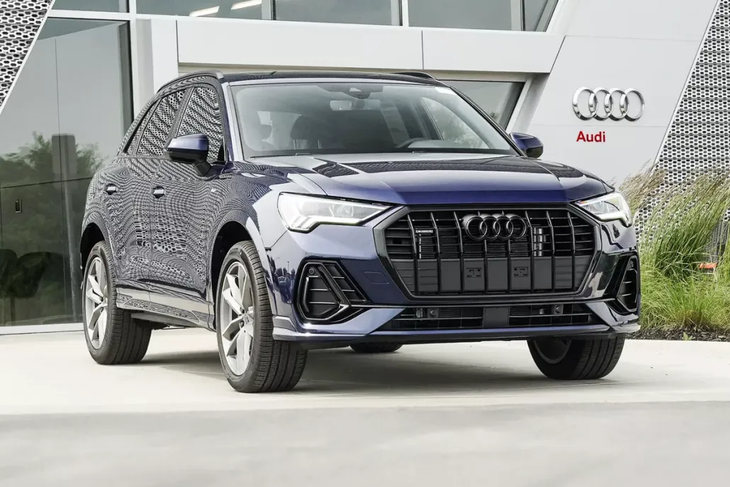 2025 Audi Q3 S line Premium photo 1