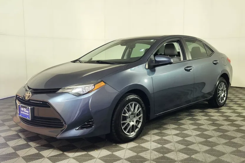 2017 Toyota Corolla LE Eco photo 1