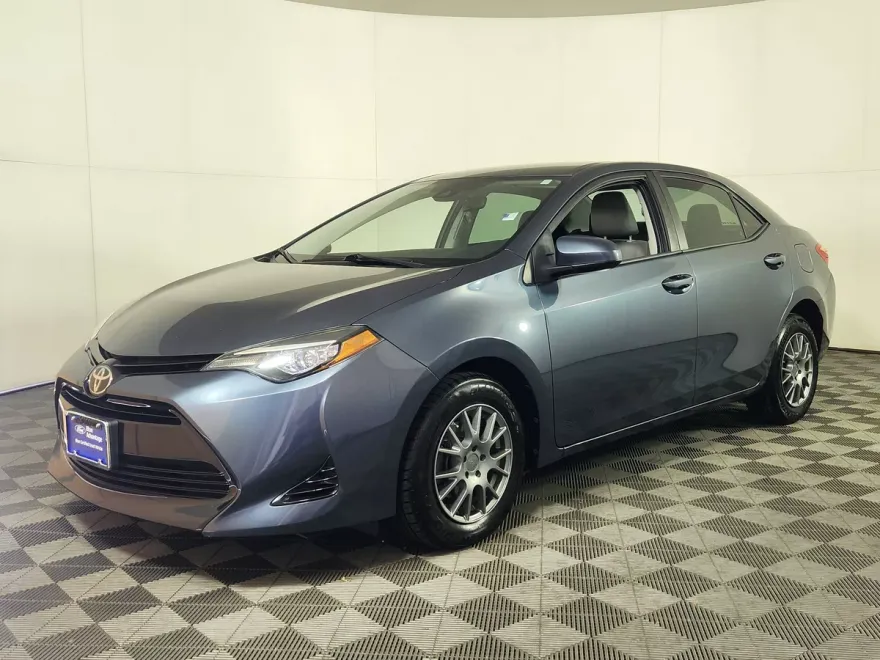 2017 Toyota Corolla LE Eco photo 1