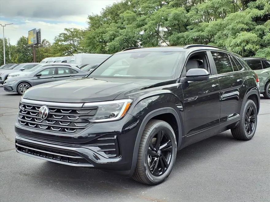 2026 Volkswagen Atlas Cross Sport SEL R-Line photo 1