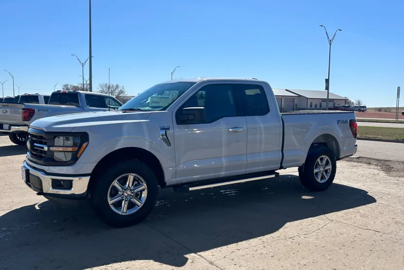 2025 Ford F-150 XLT photo 1