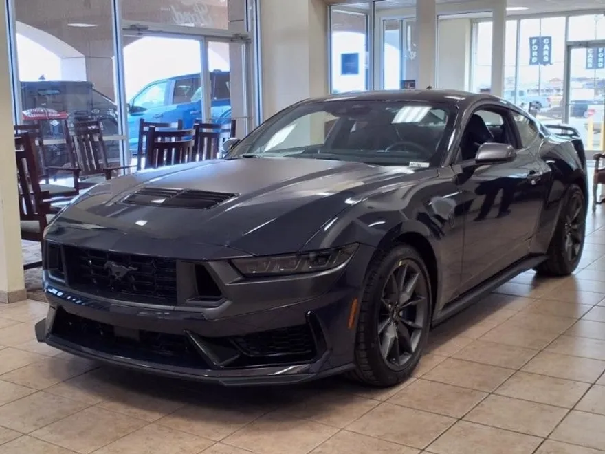 2025 Ford Mustang Dark Horse photo 1