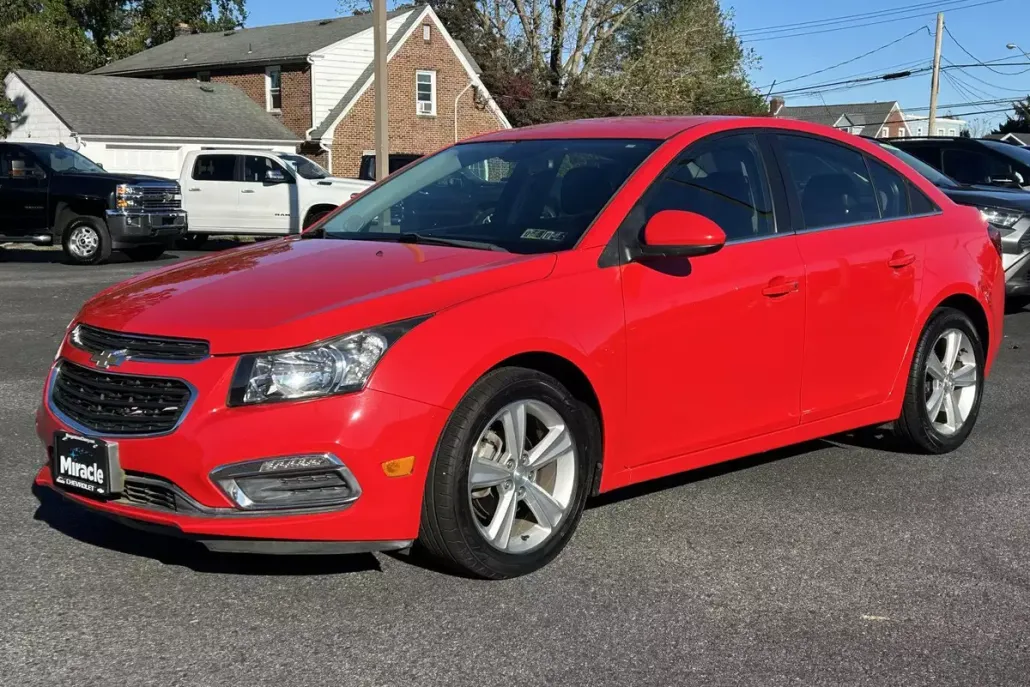 2015 Chevrolet Cruze LT photo 1