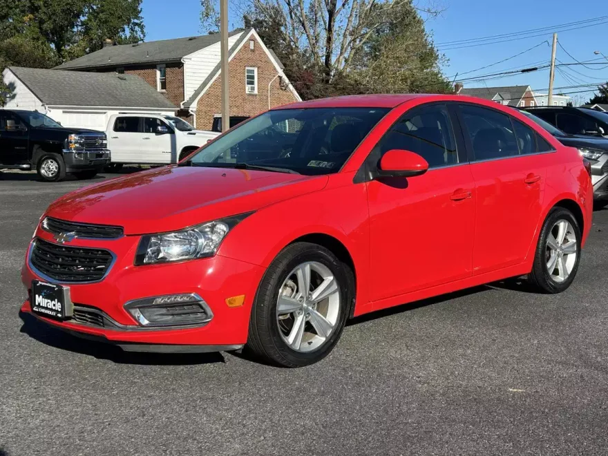 2015 Chevrolet Cruze LT photo 1
