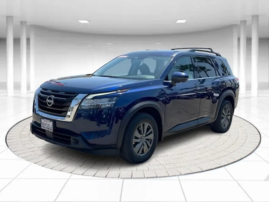 2022 Nissan Pathfinder SV photo 1