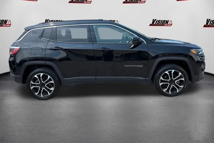 2022 Jeep Compass Limited photo 1