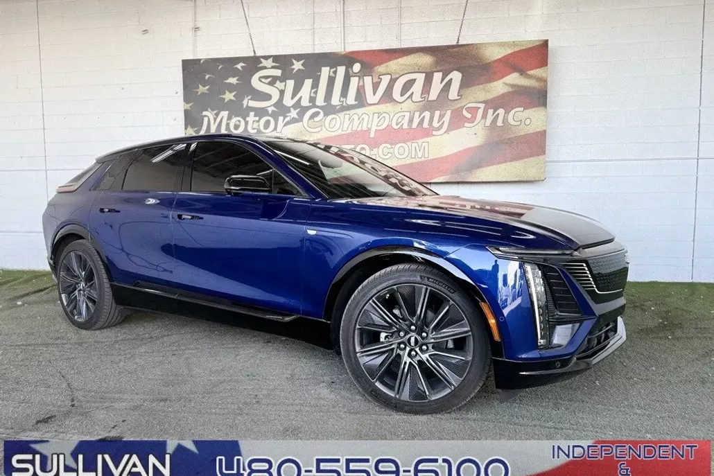 2024 Cadillac Lyriq Sport photo 1