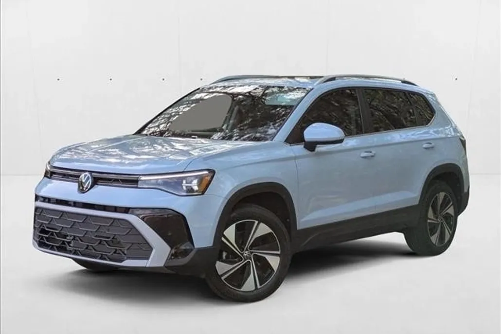 2025 Volkswagen Taos SE photo 1