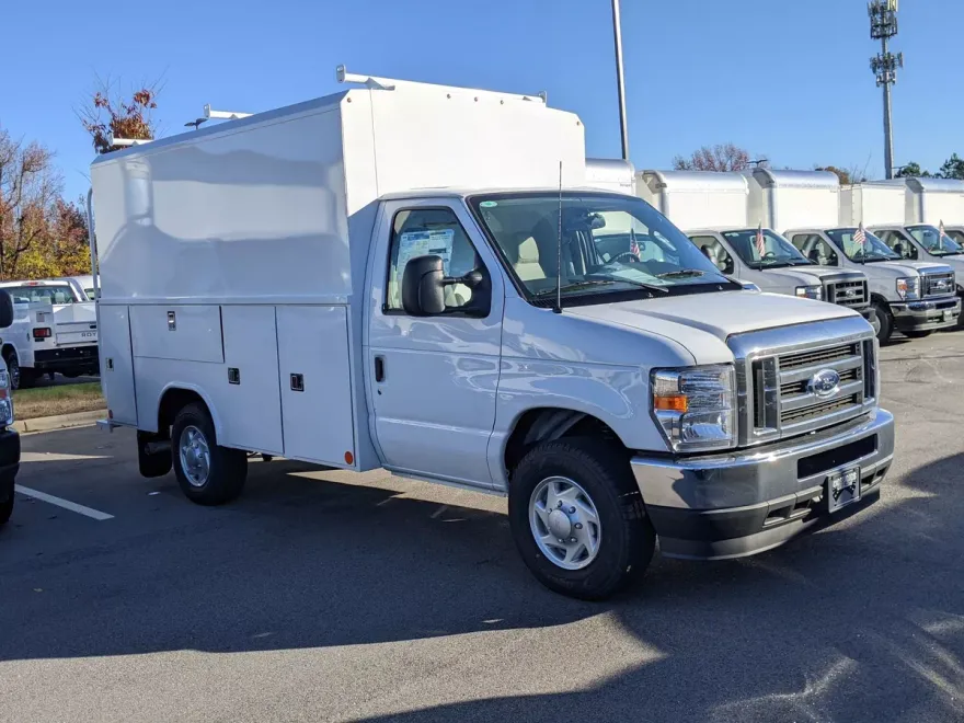 2025 Ford E-350 Base photo 1