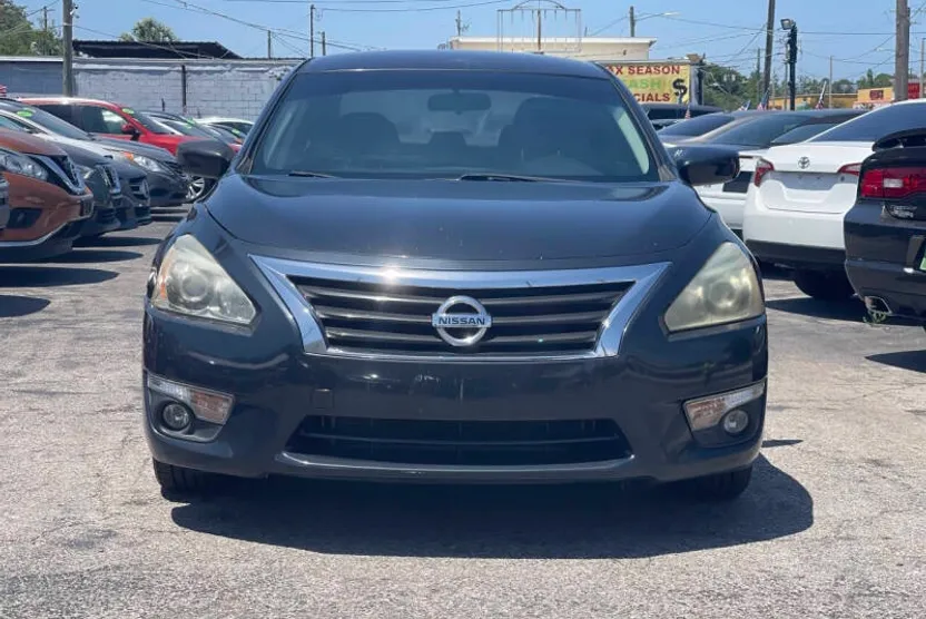 2015 Nissan Altima 2.5 photo 1