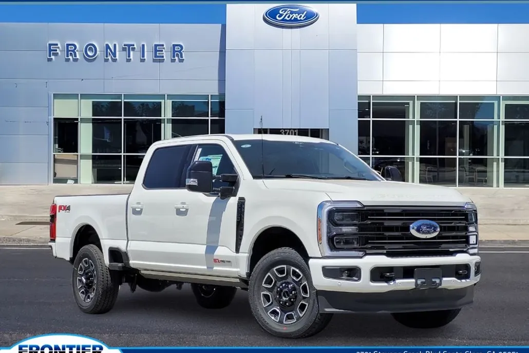 2025 Ford F-250 Platinum photo 1