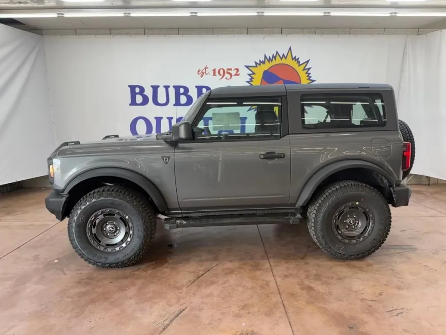 2025 Ford Bronco Base photo 1