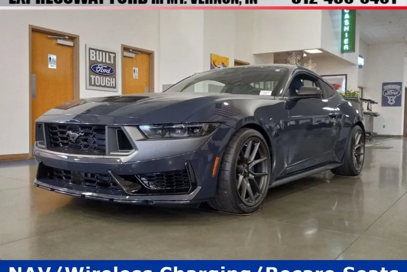 2024 Ford Mustang Dark Horse photo 1