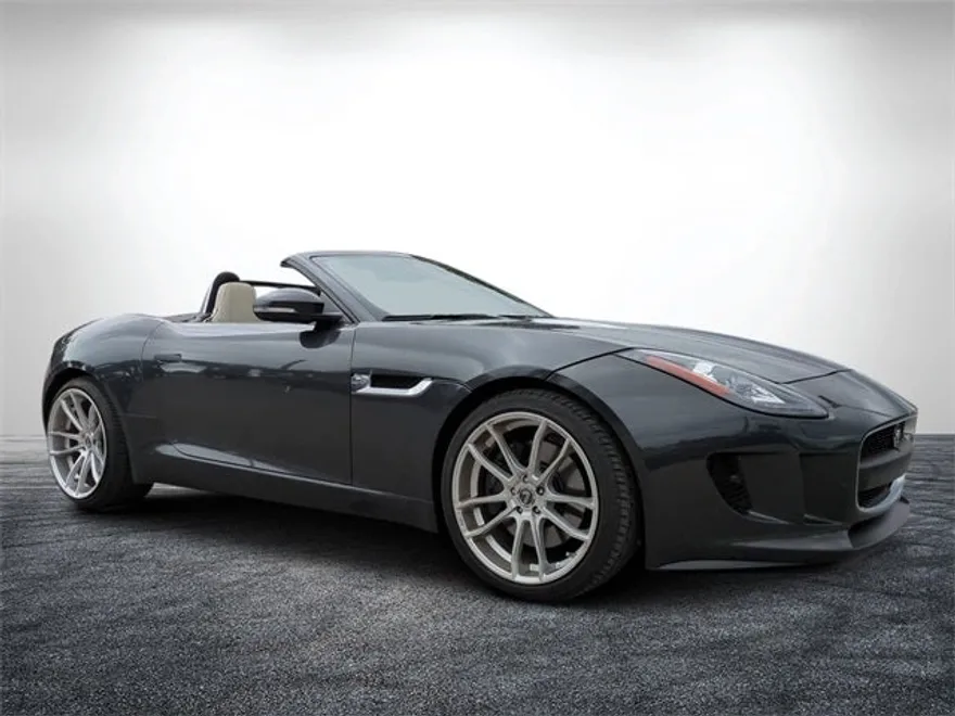2016 Jaguar F-TYPE Base photo 1