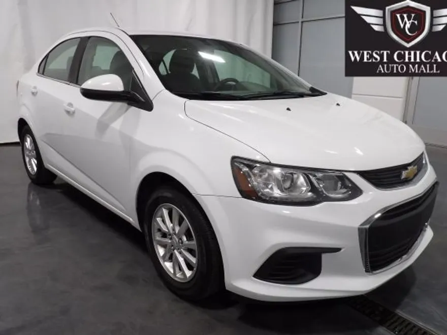 2020 Chevrolet Sonic LT photo 1