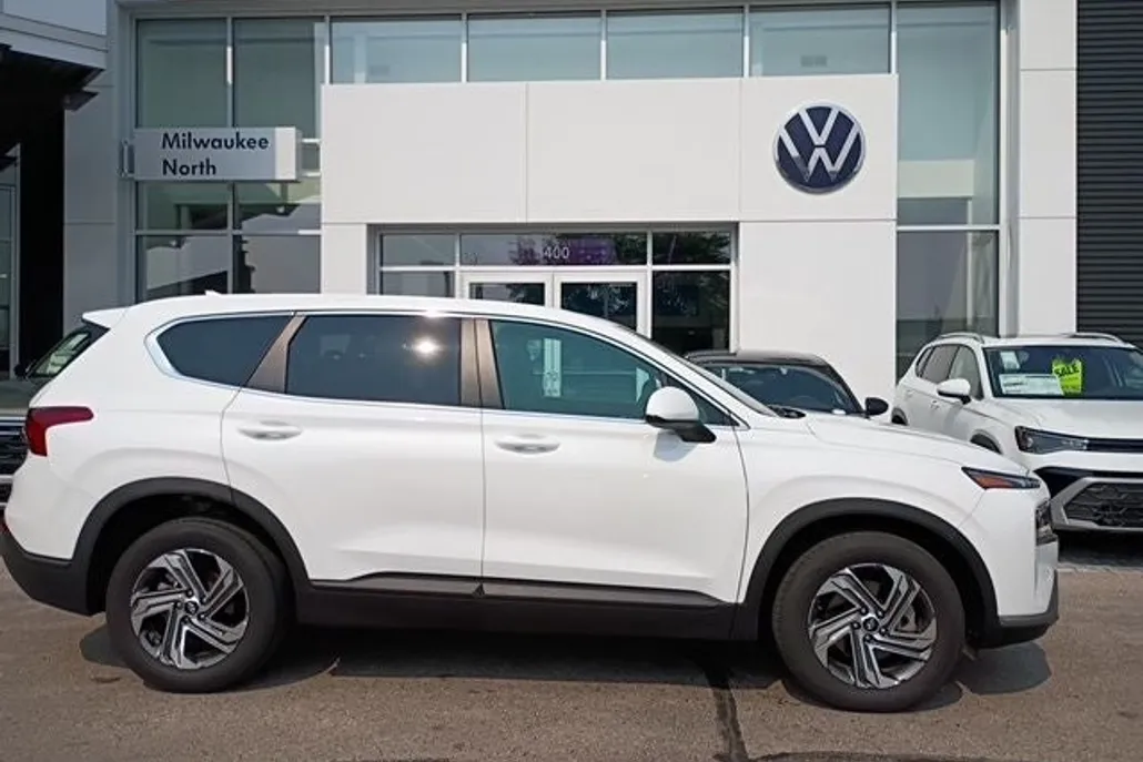 2023 Hyundai Santa Fe SE photo 1