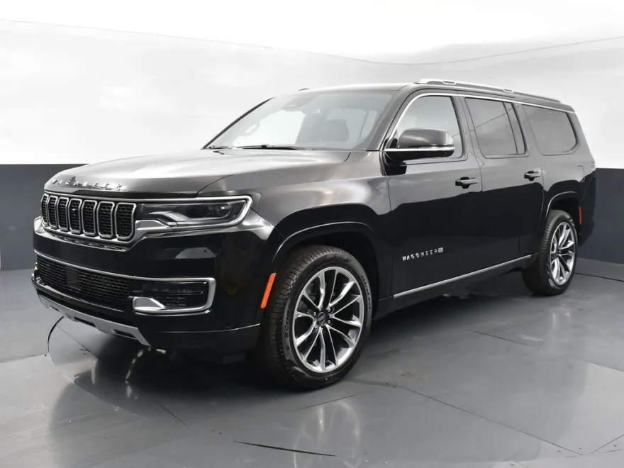 2023 Jeep Wagoneer L Series III photo 1