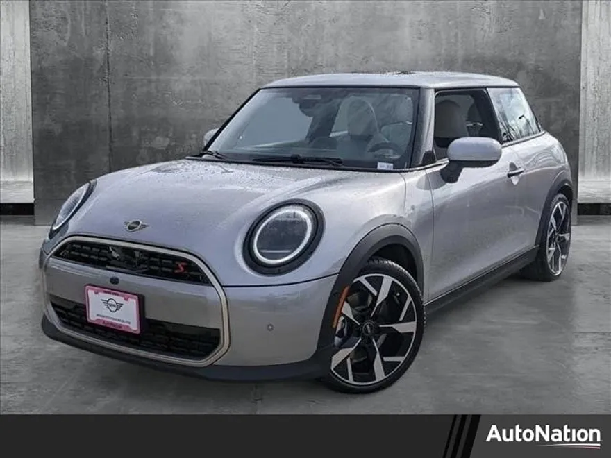 2025 Mini Cooper S Iconic photo 1