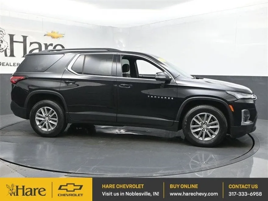 2023 Chevrolet Traverse Cloth 1LT photo 1