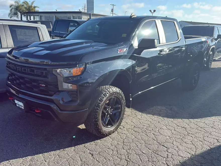 2023 Chevrolet Silverado 1500 Custom Trail Boss photo 1