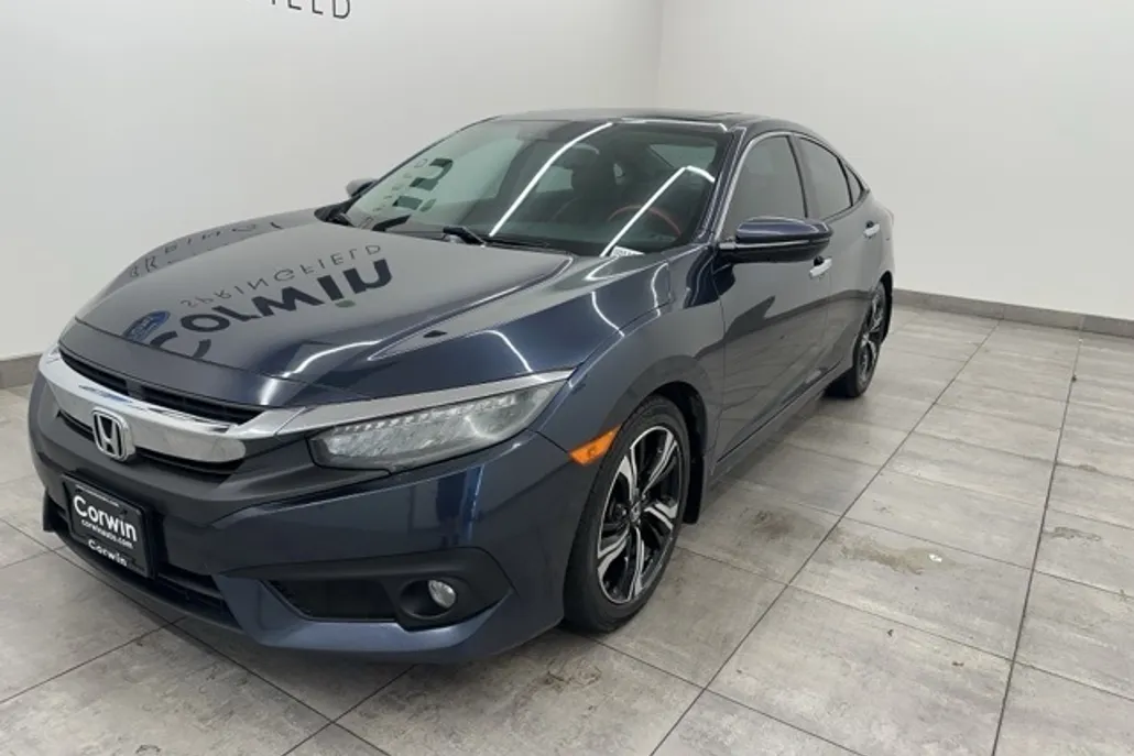 2017 Honda Civic Touring photo 1