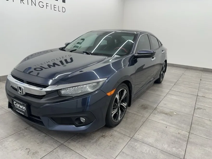 2017 Honda Civic Touring photo 1