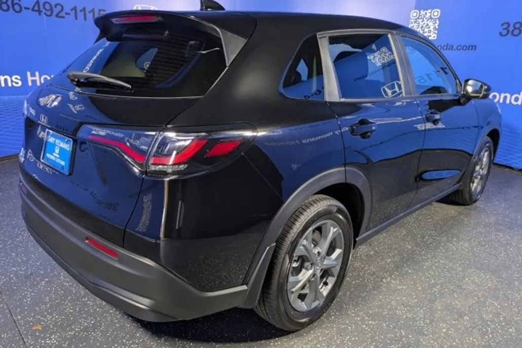2026 Honda HR-V LX photo 1