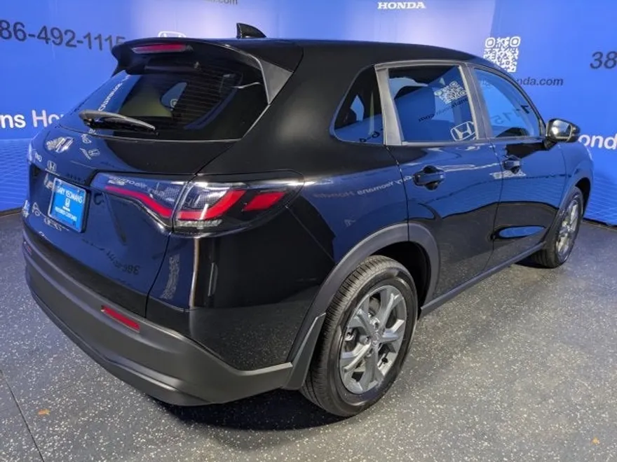 2026 Honda HR-V LX photo 1