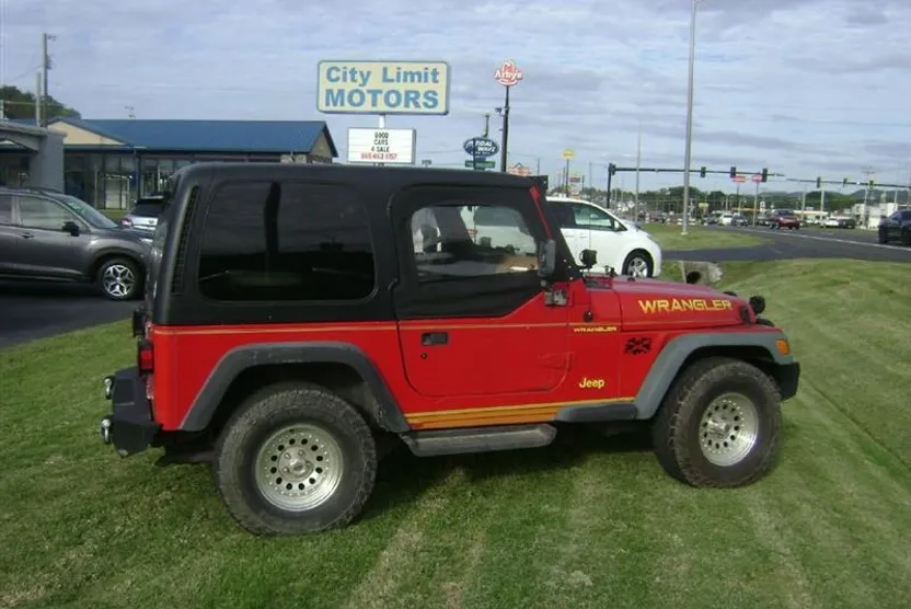 1997 Jeep Wrangler SE TJ photo 1