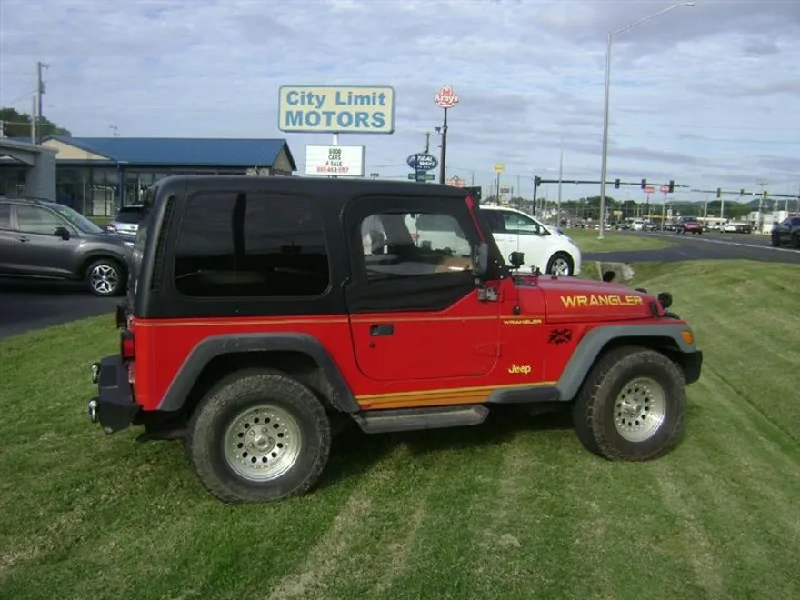 1997 Jeep Wrangler SE TJ photo 1