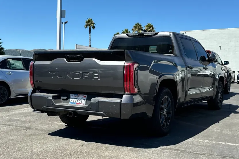 2023 Toyota Tundra Platinum photo 1