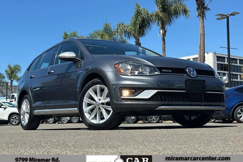 2017 Volkswagen Golf Alltrack SEL photo 1